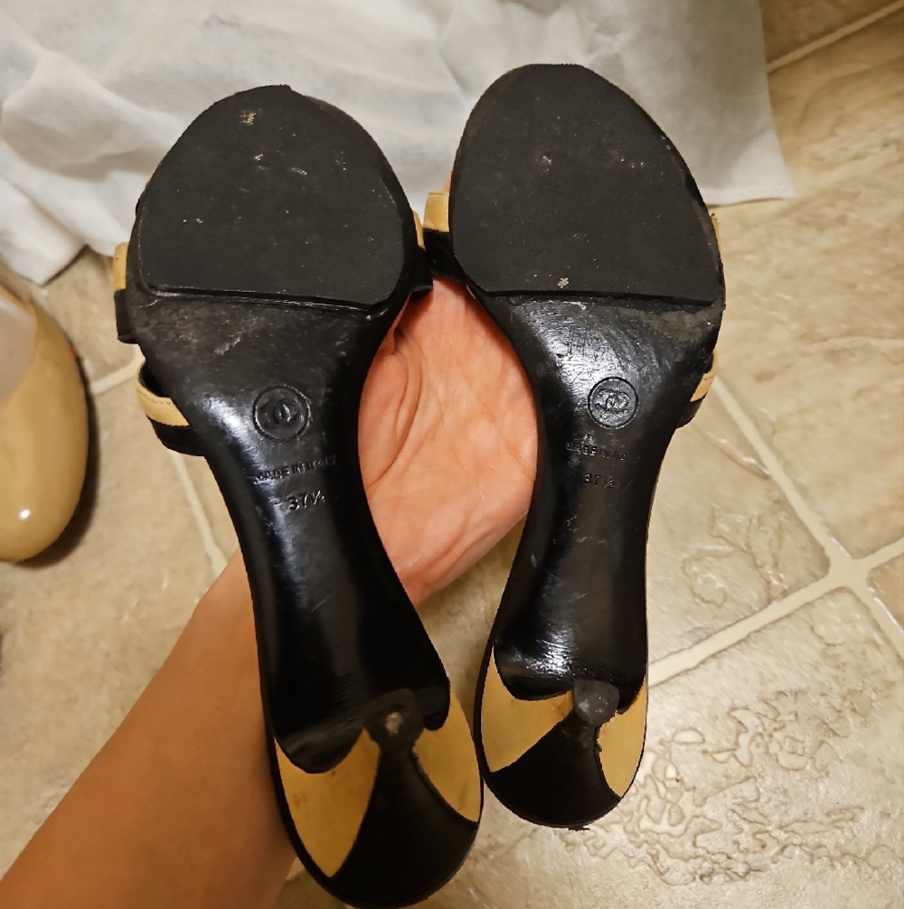 CHANEL Black and Beige Quilted-Insole Slide Mules - Picture 3 of 5